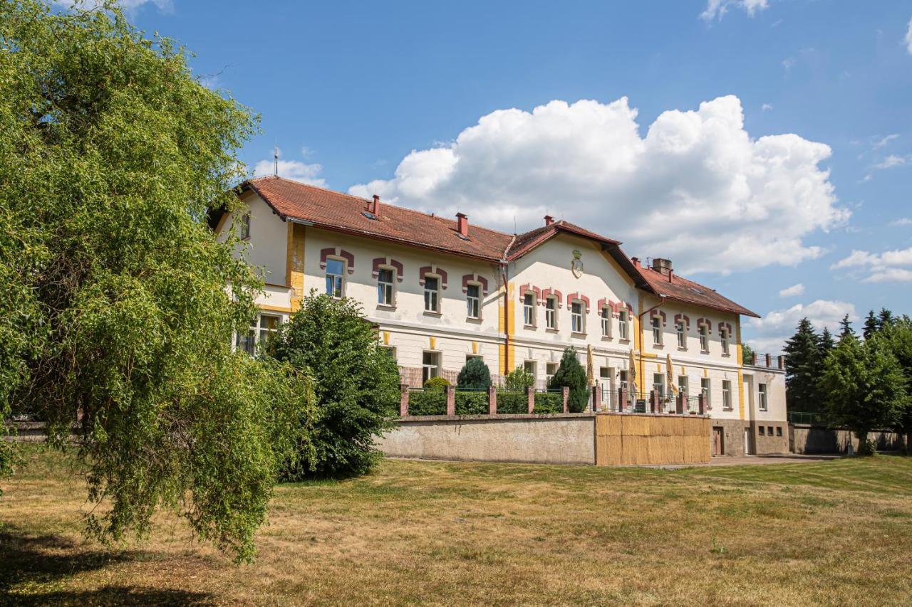 Pension V Parku Cesky Sternberk Exterior foto